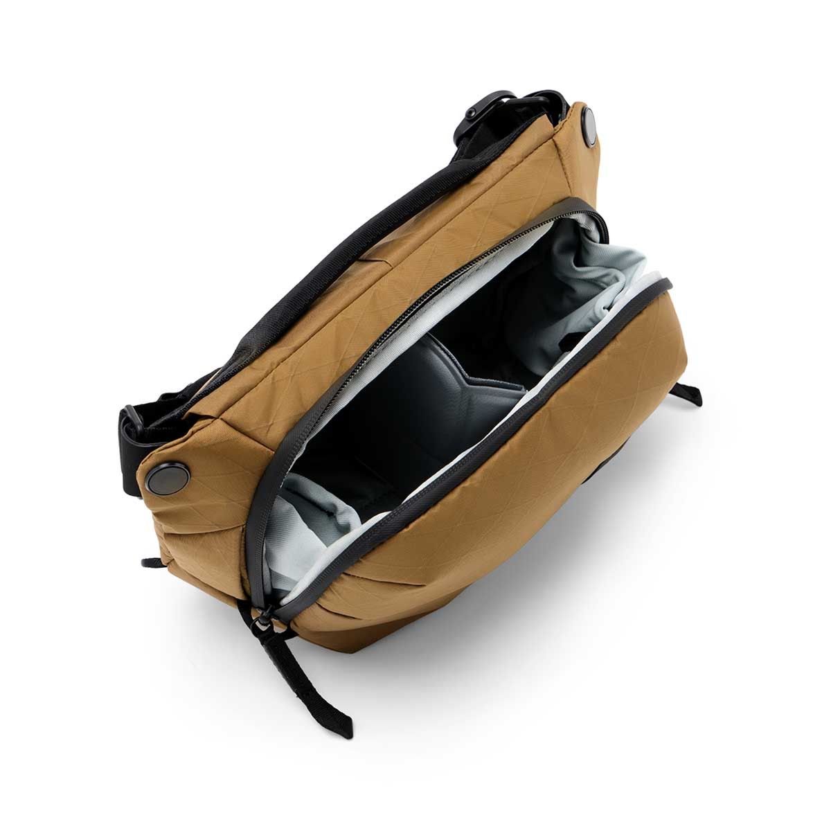 Peak Design Everyday Sling v2 / 3L / Coyote - cambuy-lives Peak Design Everyday Sling v2 / 3L / Coyote - cambuy-lives